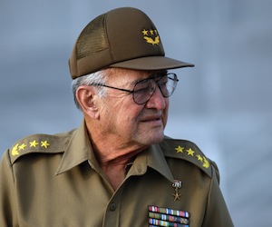 Le général Julio Casas Reguerio, ministre cubain de la Défense